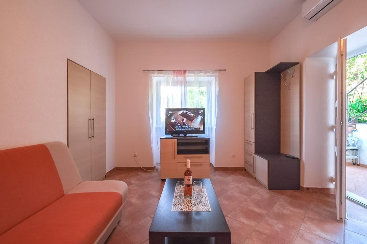 Apartmani Nina Rovinj Exterior foto